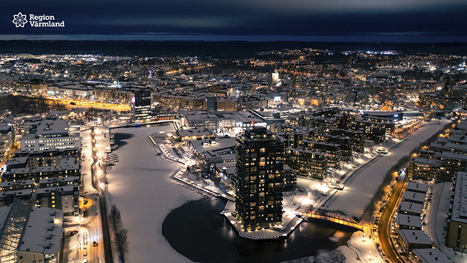 Vy över inre hamn i Karlstad vintertid.