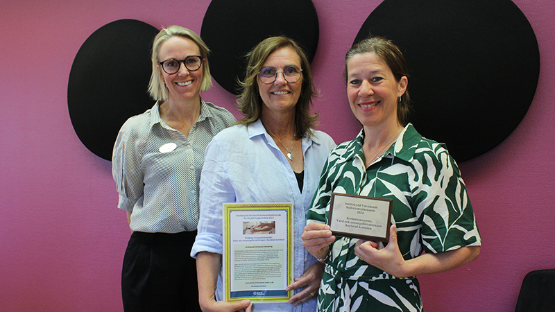 Carina Thorling, medicinskt ledningsansvarig och Ingela Wikström och Lisa Ekman, utvecklingsledare.