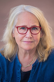 Porträttfoto av Tina Bok lärare vård och omsorg på Klarälvdalens folkhögskola.
