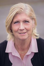 Porträttfoto av Ewa Jacobsson administratör, IT och marknadsföring på Klarälvdalens folkhögskola.
