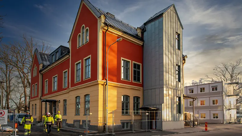 Nyrenoverade hus 28 från sidan.