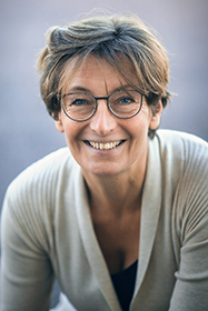 Porträttfoto av Susanne Nyman som är lärare på Klarälvdalens folkhögskola.