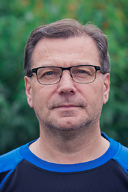 Porträttfoto av Pär-Eric Thörnquist lärare i samhällskunskap, historia och religion samt studievägledare på Klarälvdalens folkhögskola.