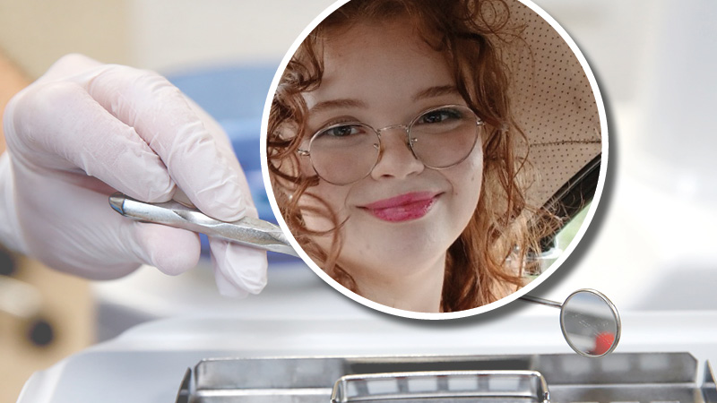 porträtt på Annika, i bakgrunden är en närbild på en hand som håller i en tandspegel