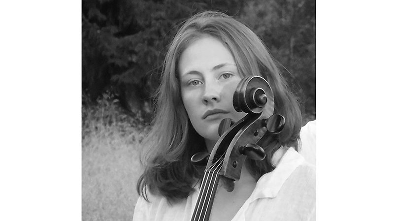 Porträtt på en kvinna med cello.